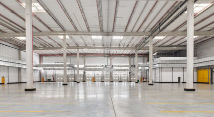 FORCADELL comercializa en co-exclusiva una nave logística de gran formato en Sant Esteve de Sesrovires (Barcelona)